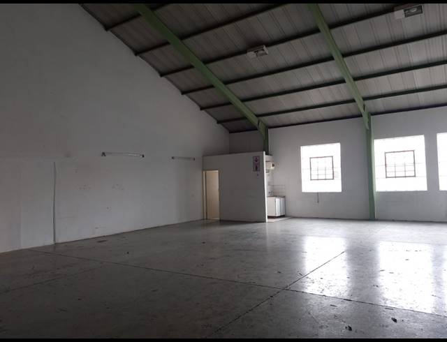180M² OFFICE RENTED IN DUNCANVILLE